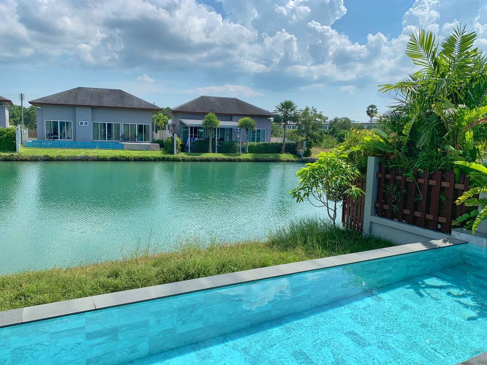 Lagoon view 3 bedroom pool villa for rent in Cheng Talay