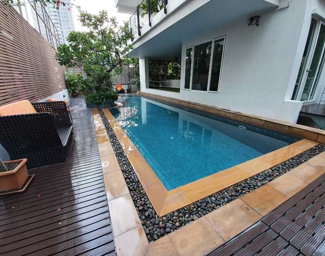 4 bedrooms Apartment in Sukhumvit 23