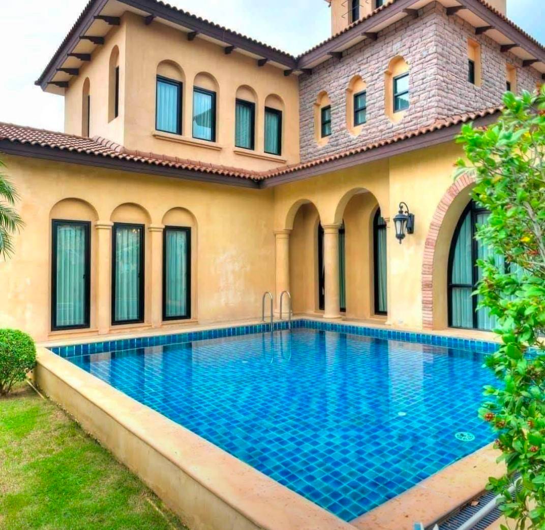 Pattaya house for sale, promotion discount more than 40 % Two-storey house in Mediterranean style, 3 bedrooms, Na Jomtien, Pattaya.