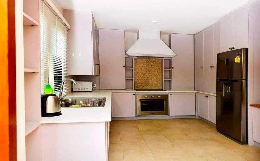 Pattaya house for sale, promotion discount more than 40 % Two-storey house in Mediterranean style, 3 bedrooms, Na Jomtien, Pattaya.