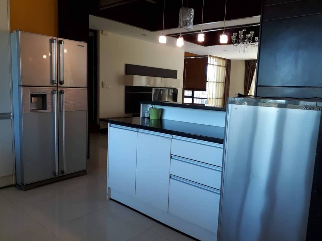 Pool villa for sale in Pattaya, price only 12.9 million baht.
