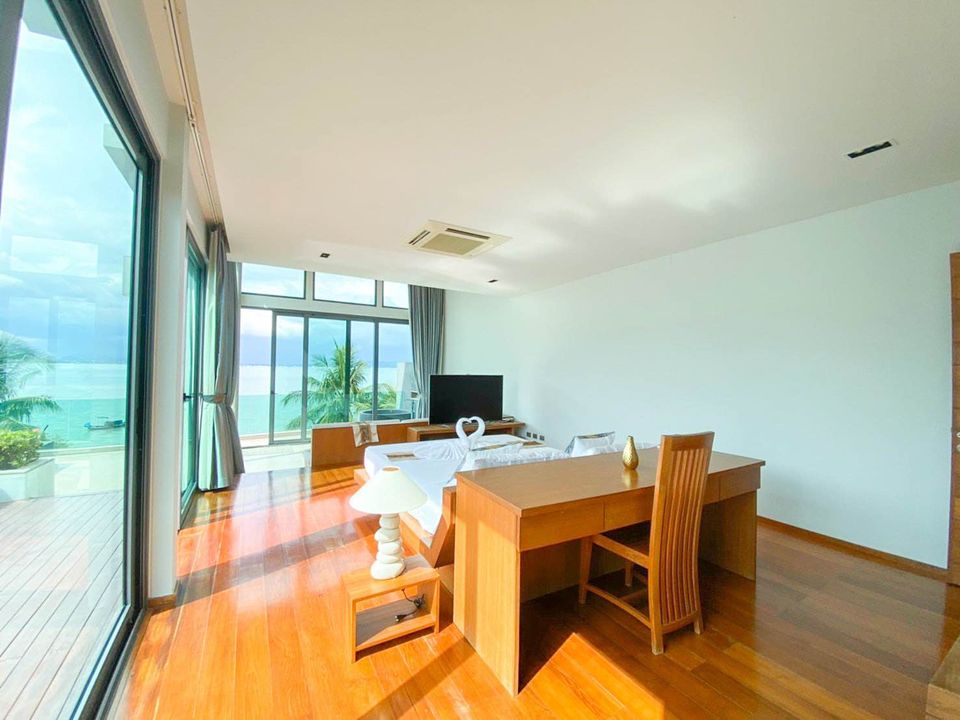 ฺBeach front 3 bedrooms pool villa in Chalong area