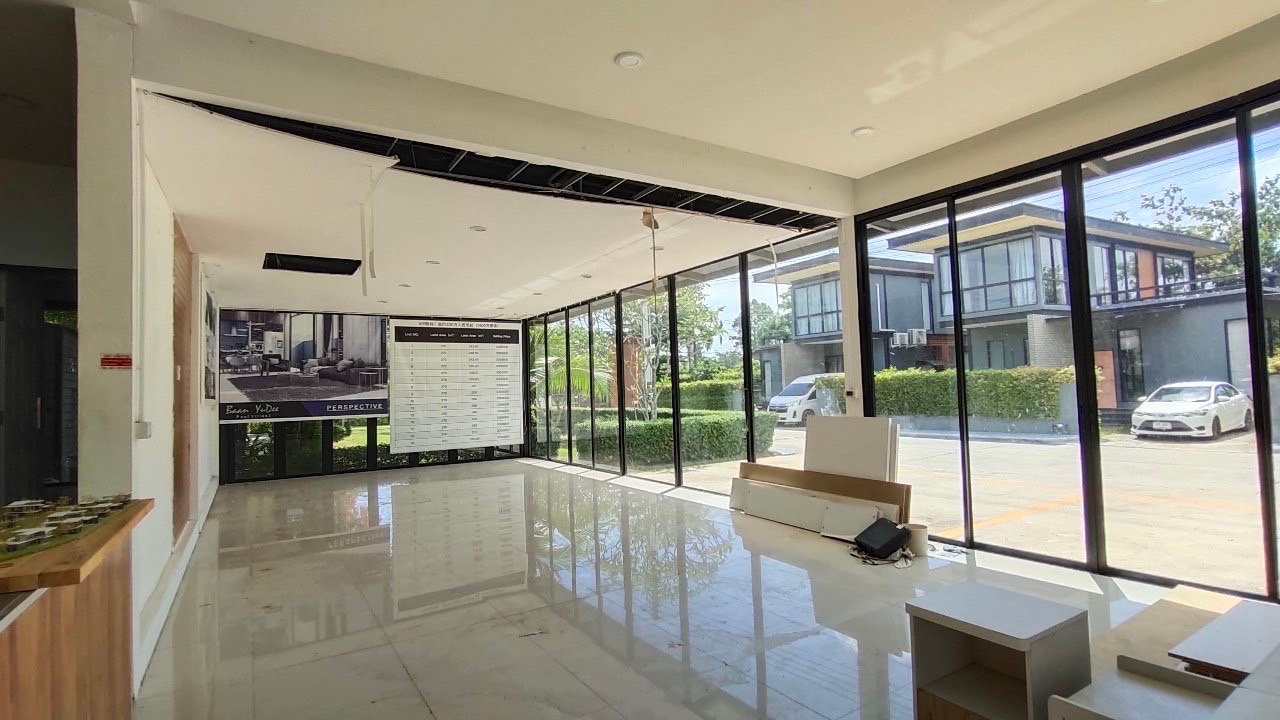 Newly built house, modern style, very livable @ Pattaya.