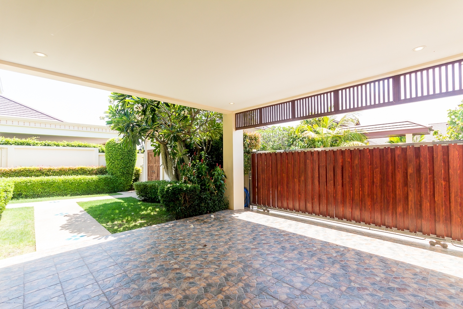 Amazing Beautiful Big Pool Villa House For Sale in Hua Hin, Prachuap Khiri Kan