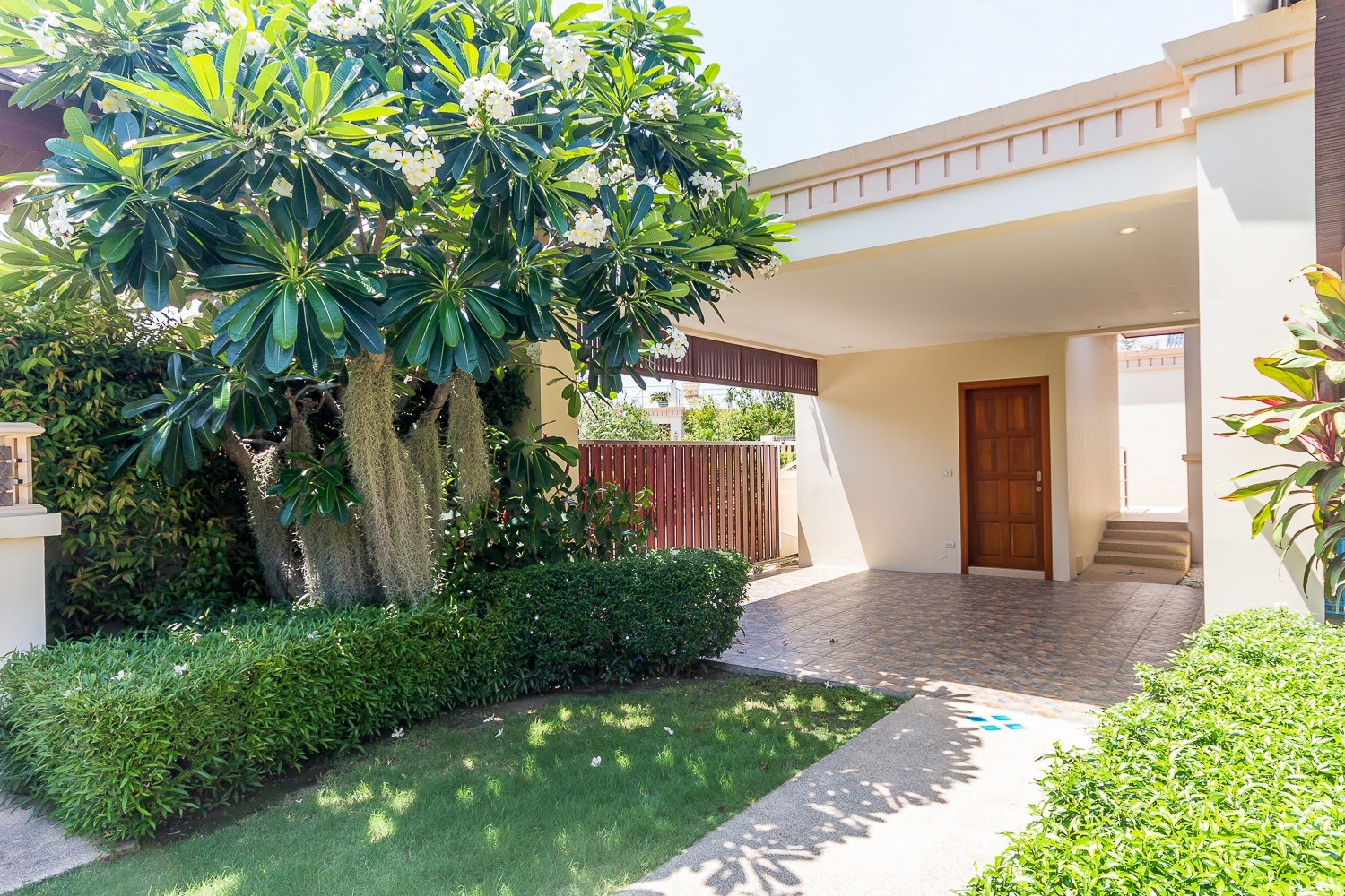 Amazing Beautiful Big Pool Villa House For Sale in Hua Hin, Prachuap Khiri Kan