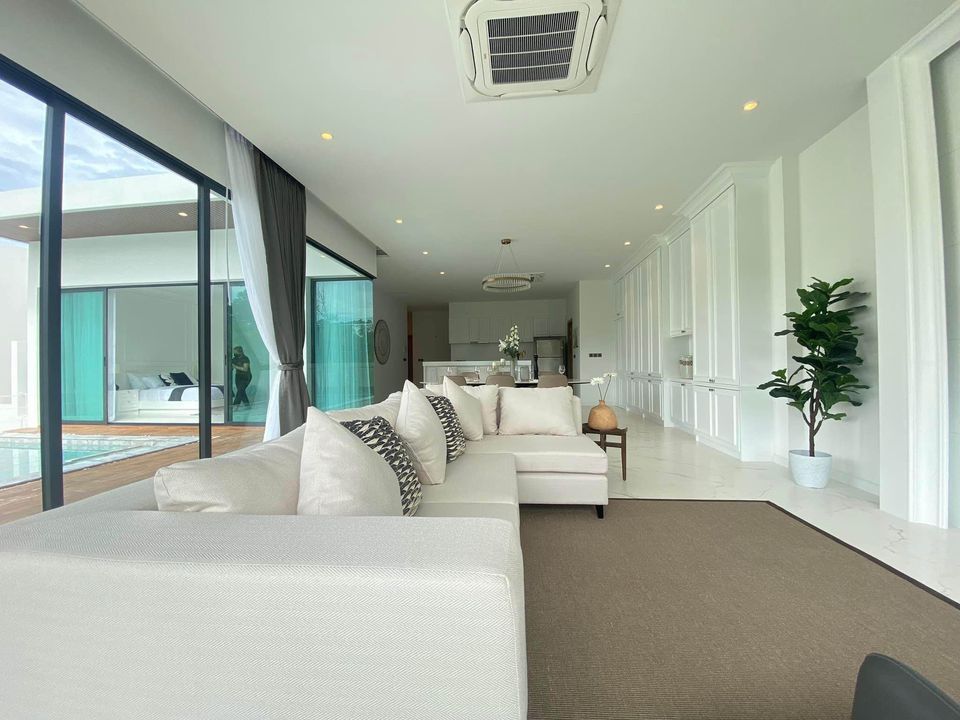 Brand New luxury 4 Bedrooms pool villa Modern style at Phuket Town