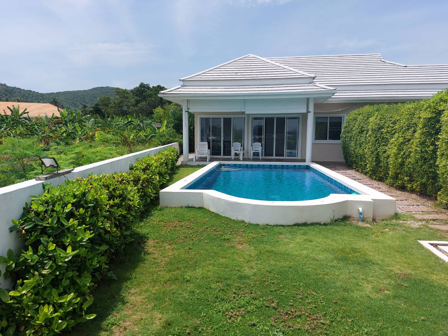 Beautiful Pool Villa for Sale in between Hua Hin and Pranburi