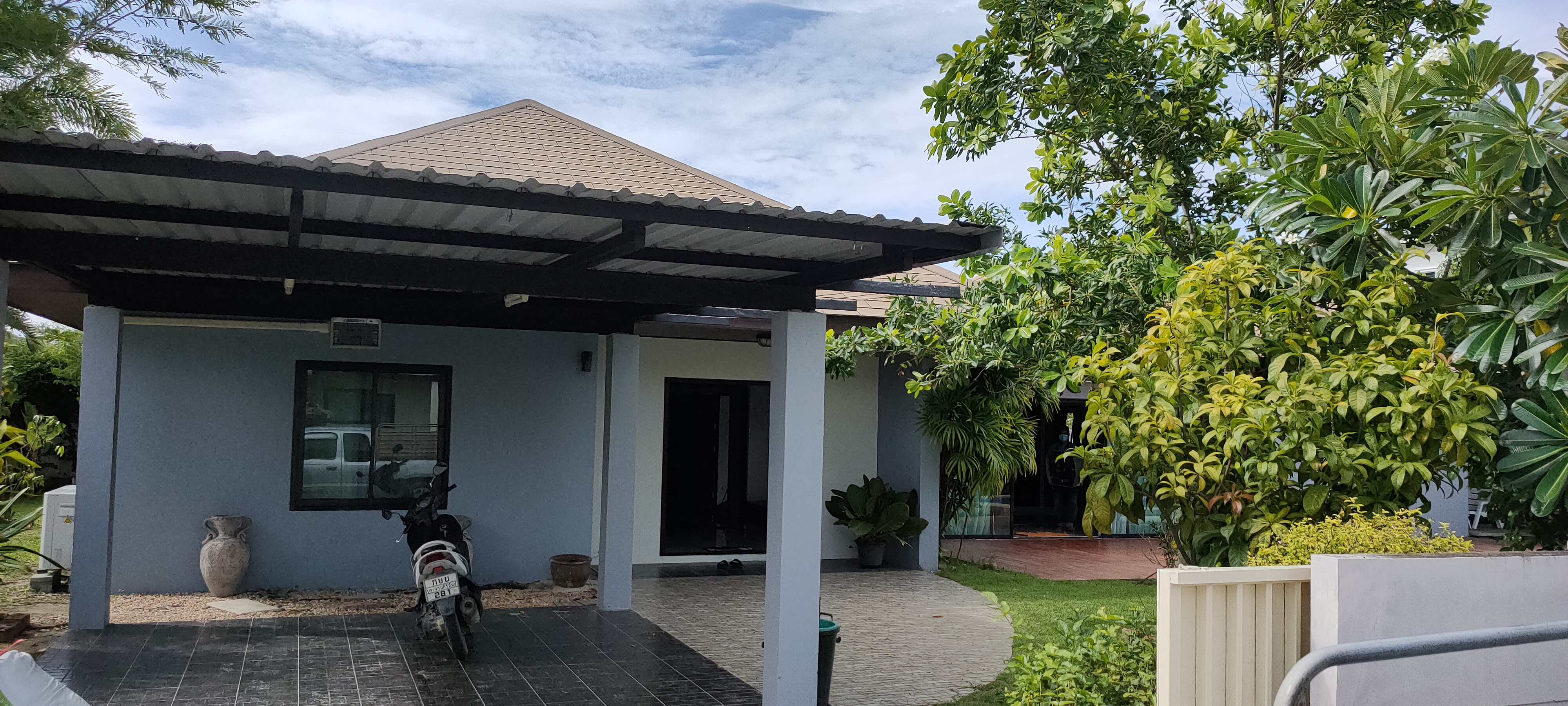 Big Pool Villa for Sale & Rent Mid-Town in Hua Hin