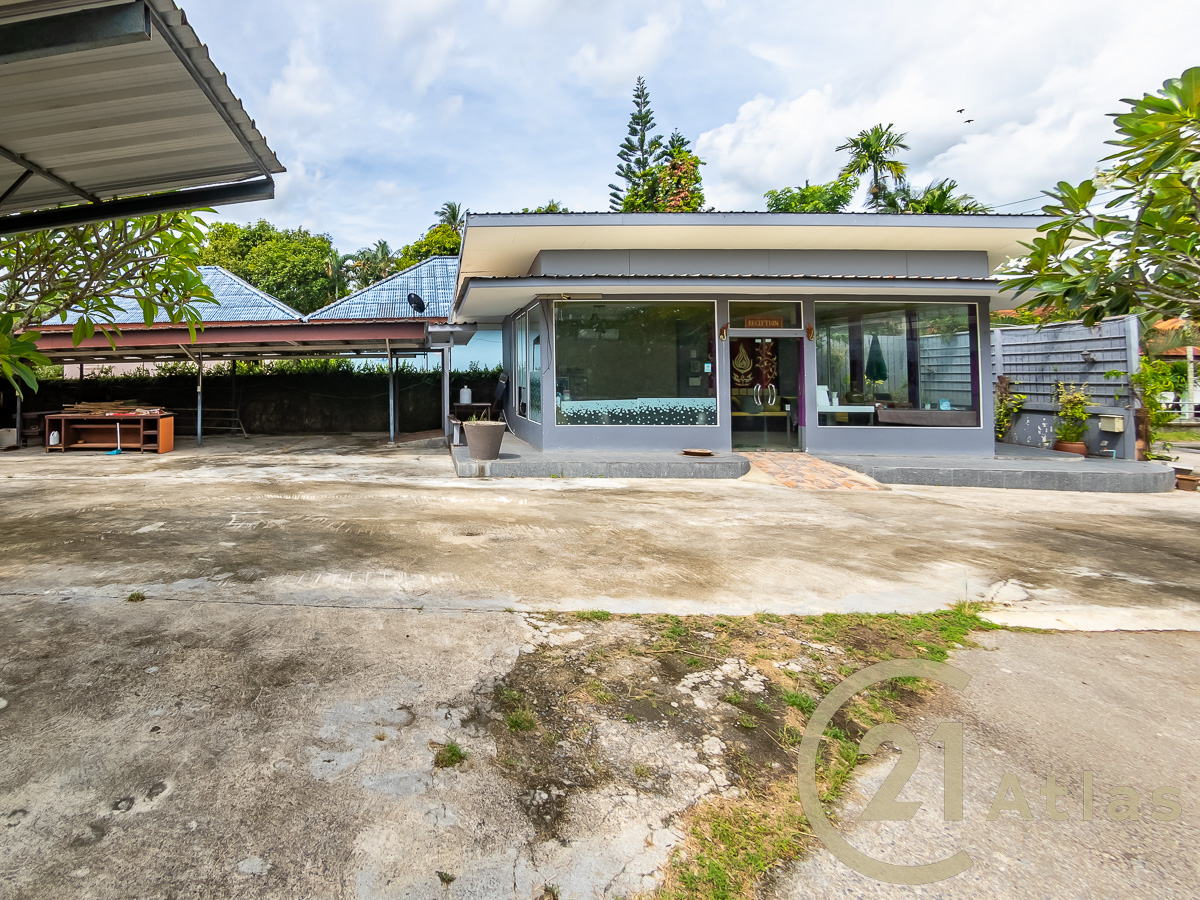 Leasehold resort with 49 rooms near the beach