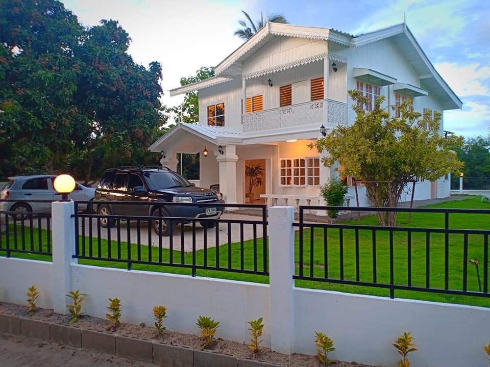 Immaculately English Cottage Style House fully furnished for SALE