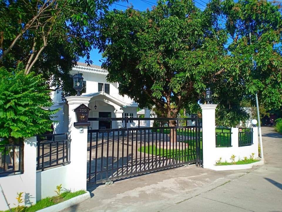Immaculately English Cottage Style House fully furnished for SALE