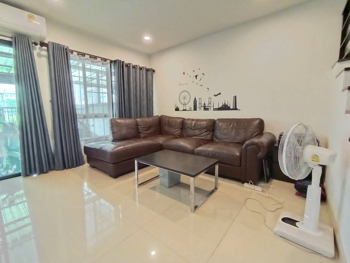 2-Story Town Home Fully Furnished for RENT