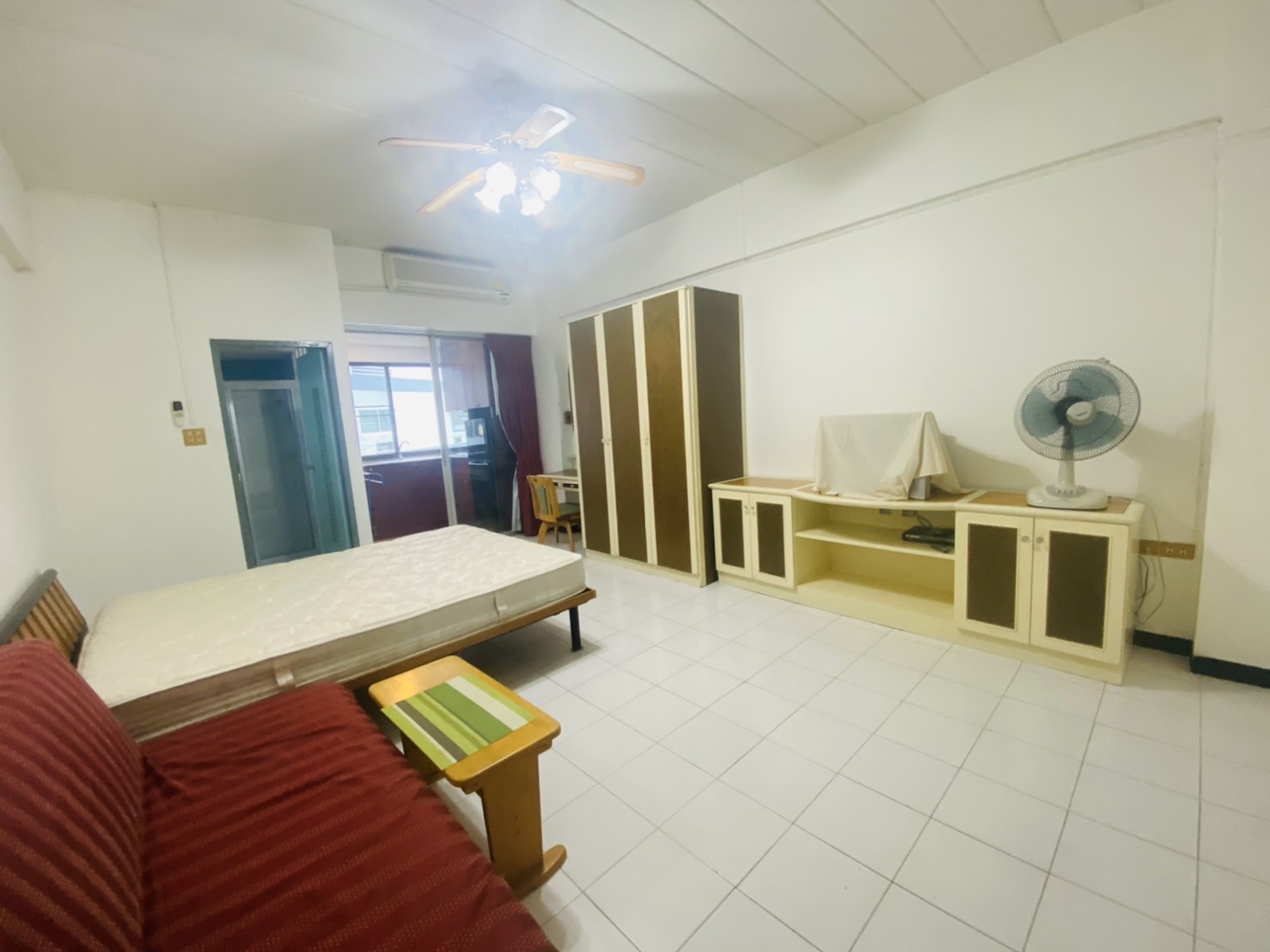 32 sqm. Studio Hagone condo for sale