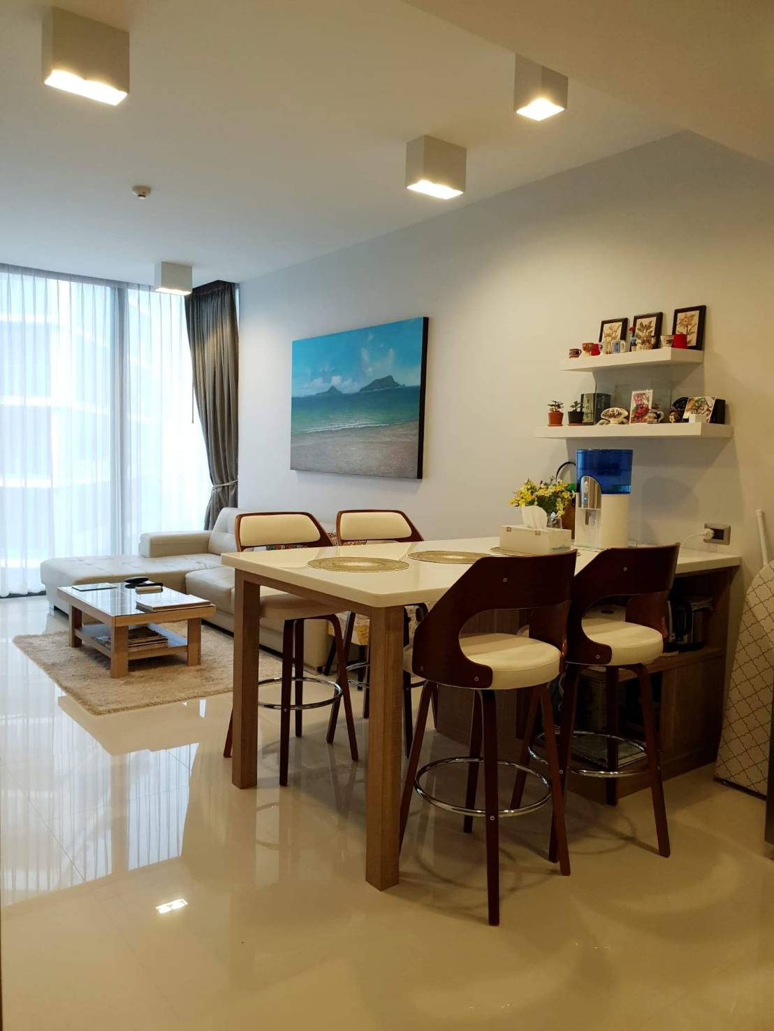 Beautiful Modern Condo