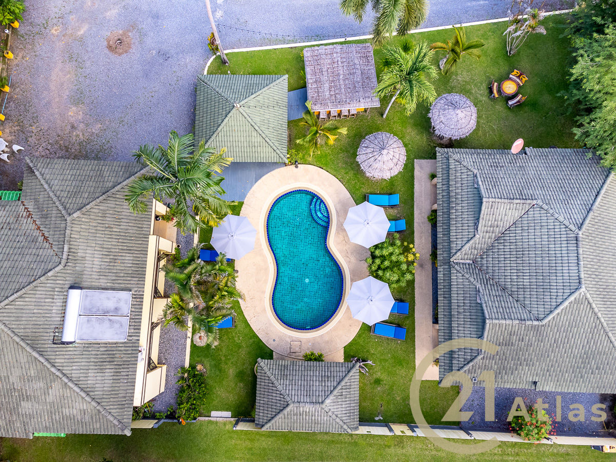 15-Bedroom resort set on large land plot