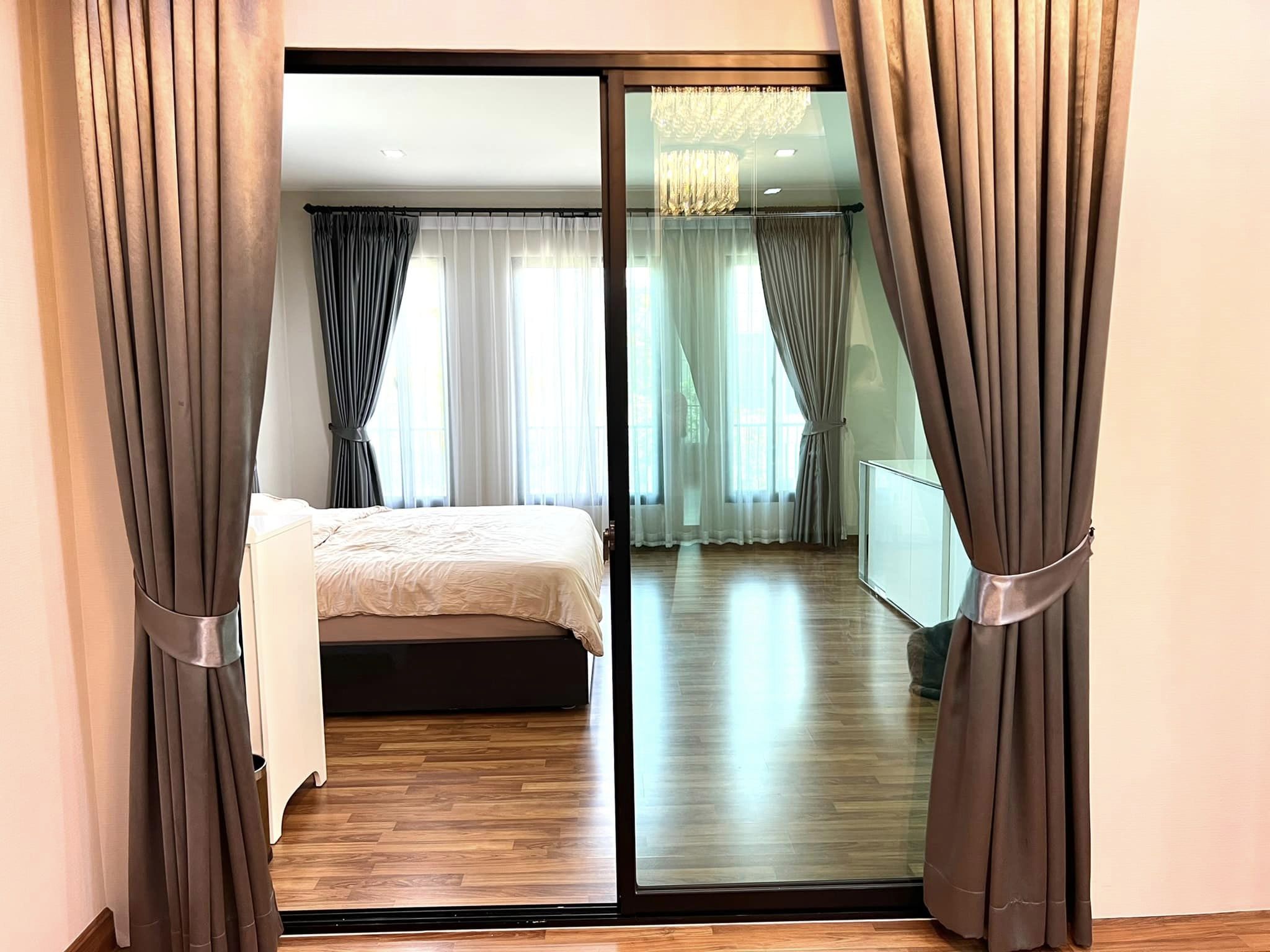 2 storey Fully furnished Luxury House for SALE at Vararom Premium Nawarat