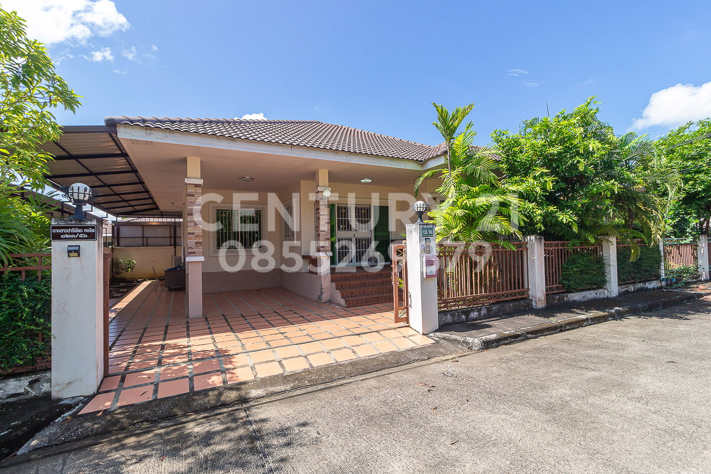 Single Storey House Fully Furnished in Gated Community for RENT