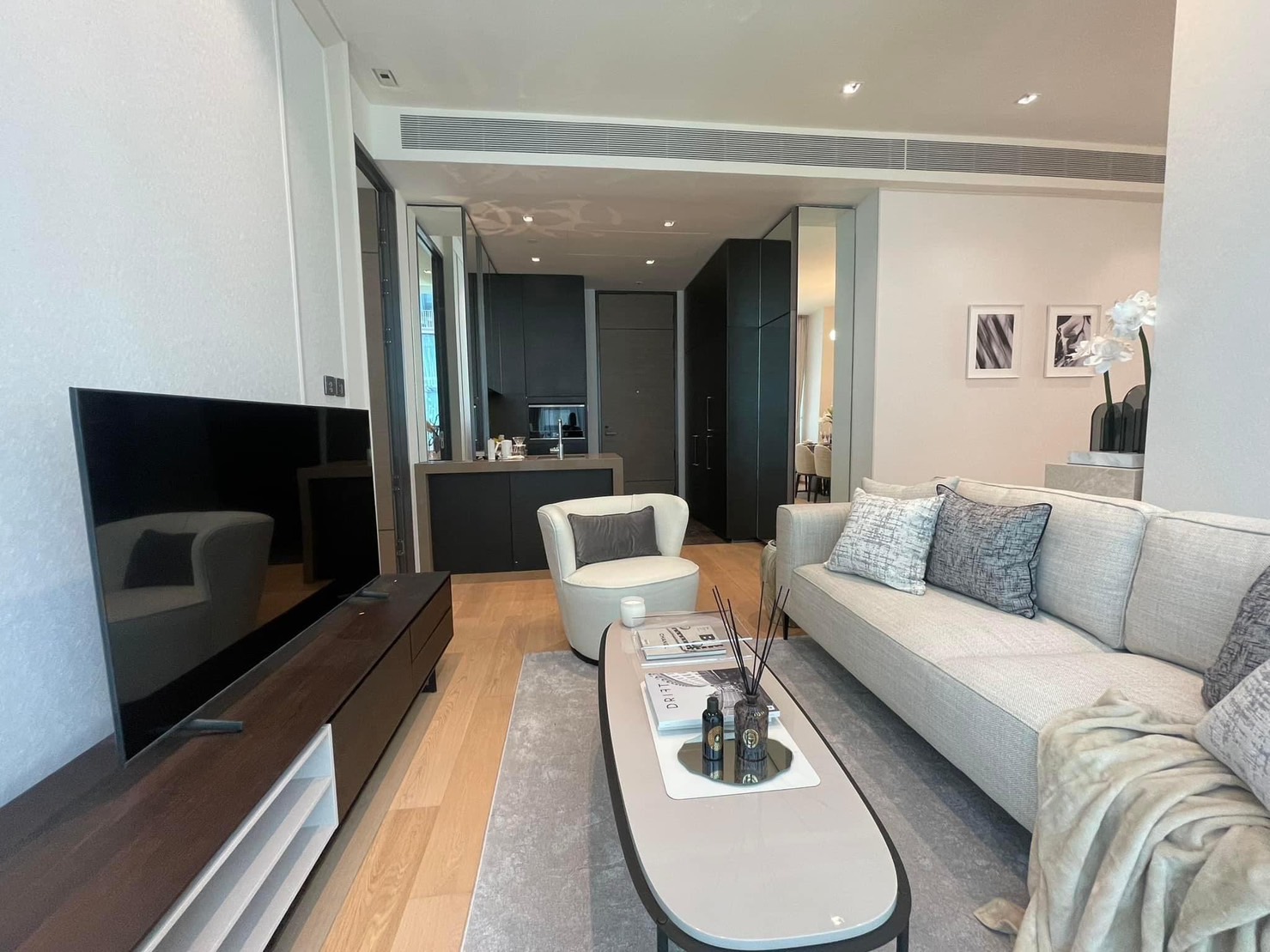 For Rent คอนโด 28 ชิดลม ห้องสวยพร้อมอยู่