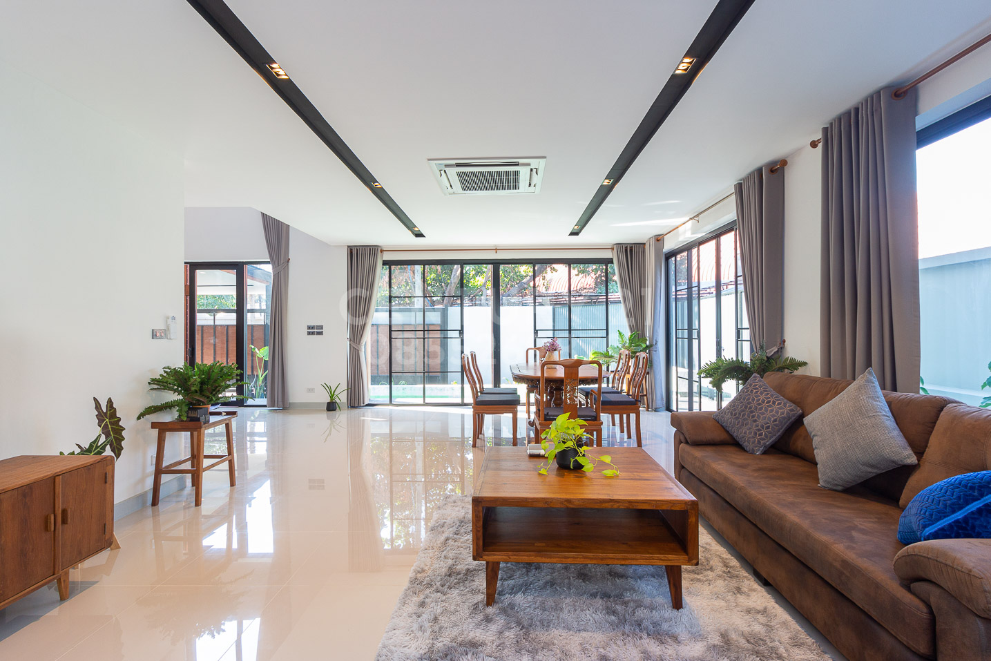 Modern Colonial Pool villa House for RENT near CMU by walk