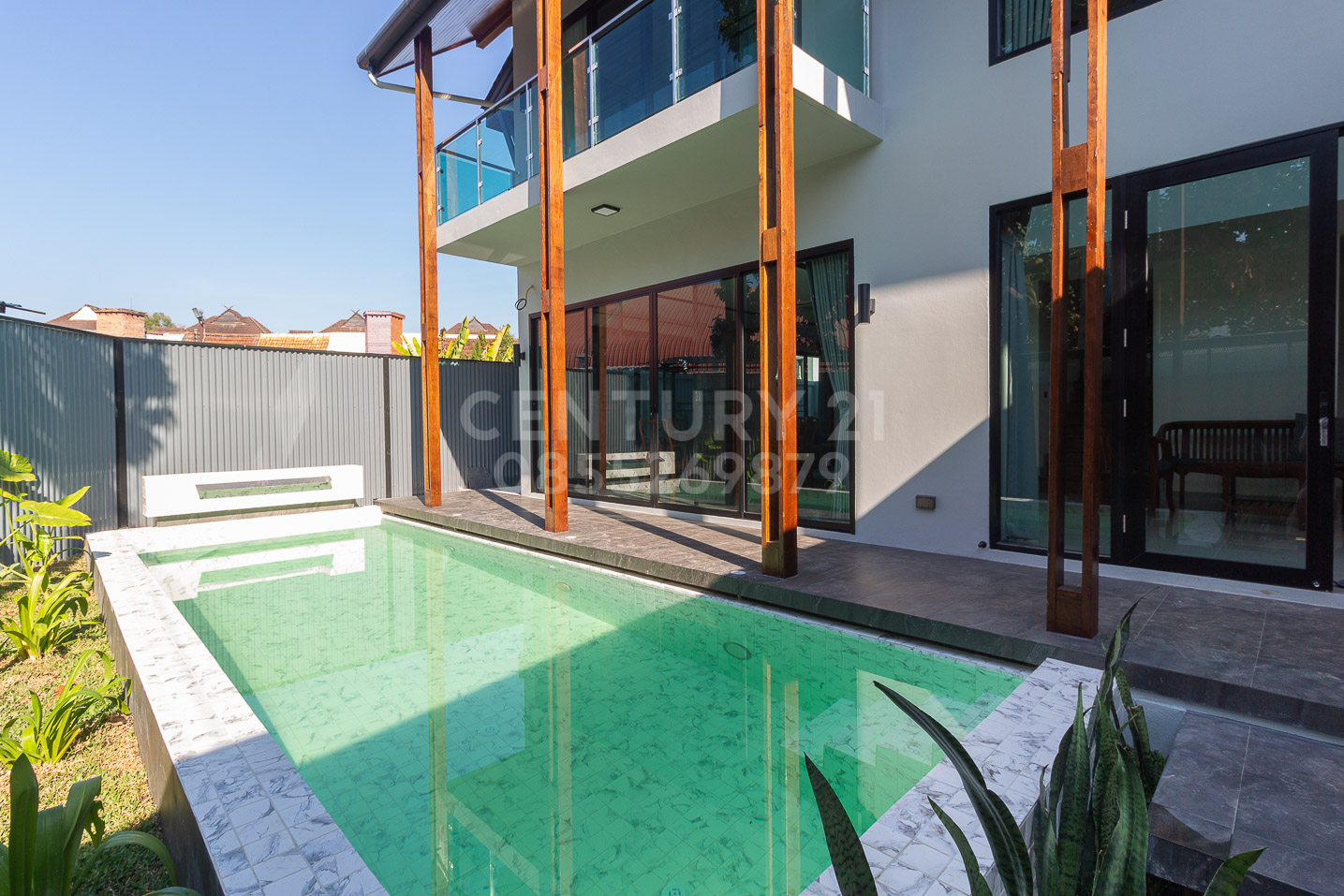 Modern Colonial Pool villa House for RENT near CMU by walk