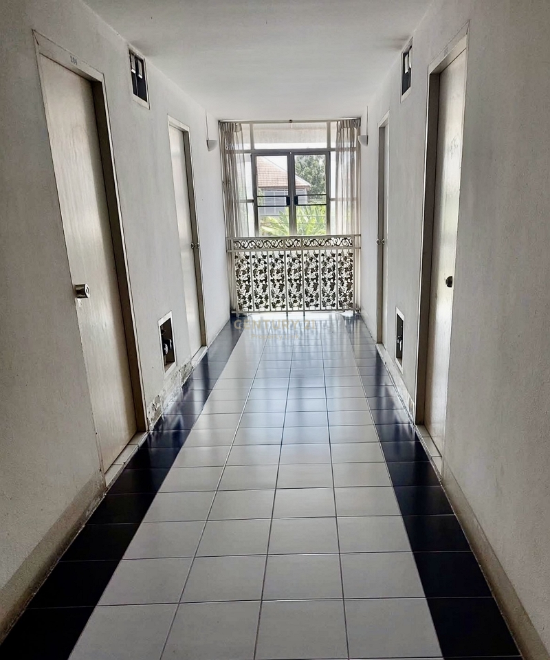 Apartment Building for Sale in Soi Punnawithi - Ideal for Daily/Monthly Rentals