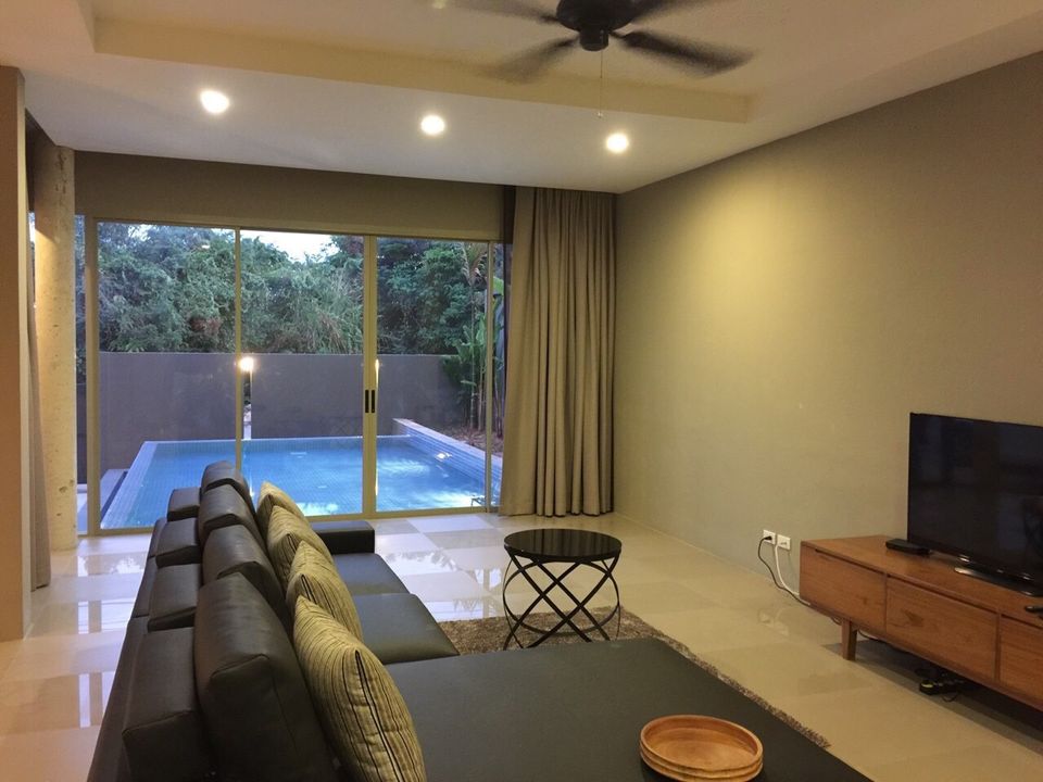 Modern 4 bedrooms Town House with pool in chalong area