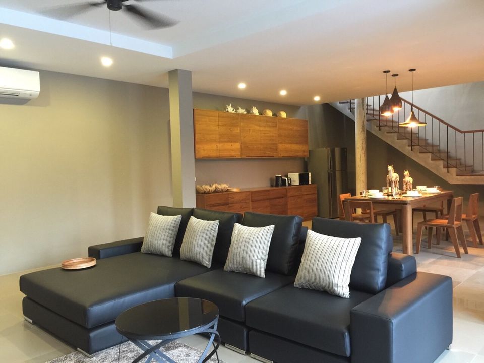 Modern 4 bedrooms Town House with pool in chalong area