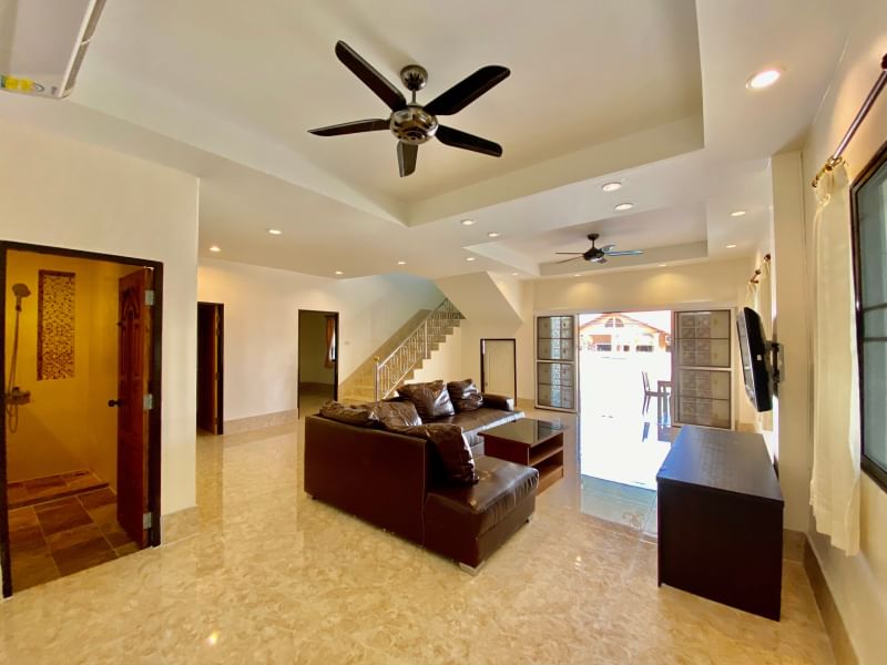 Sale and rent 2 storey detached house, South Pattaya, Soi Khao Talo.