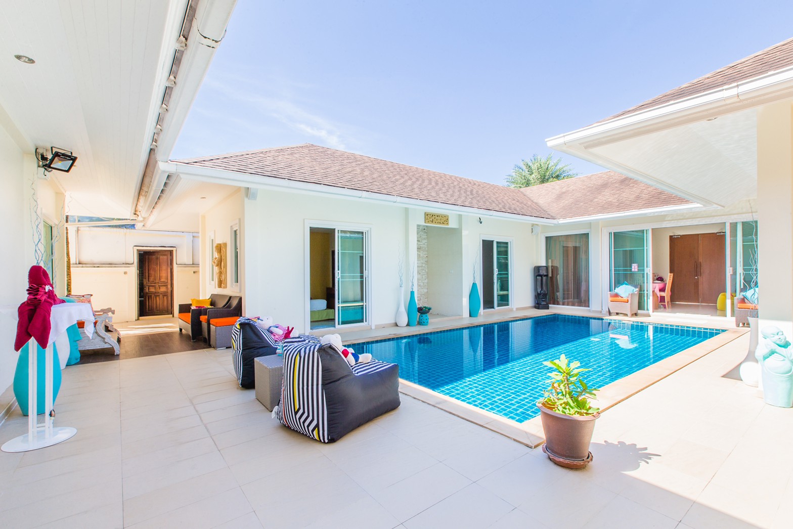 Attractive 4-Bedroom Pool Villa on Chalong Hill Phuket