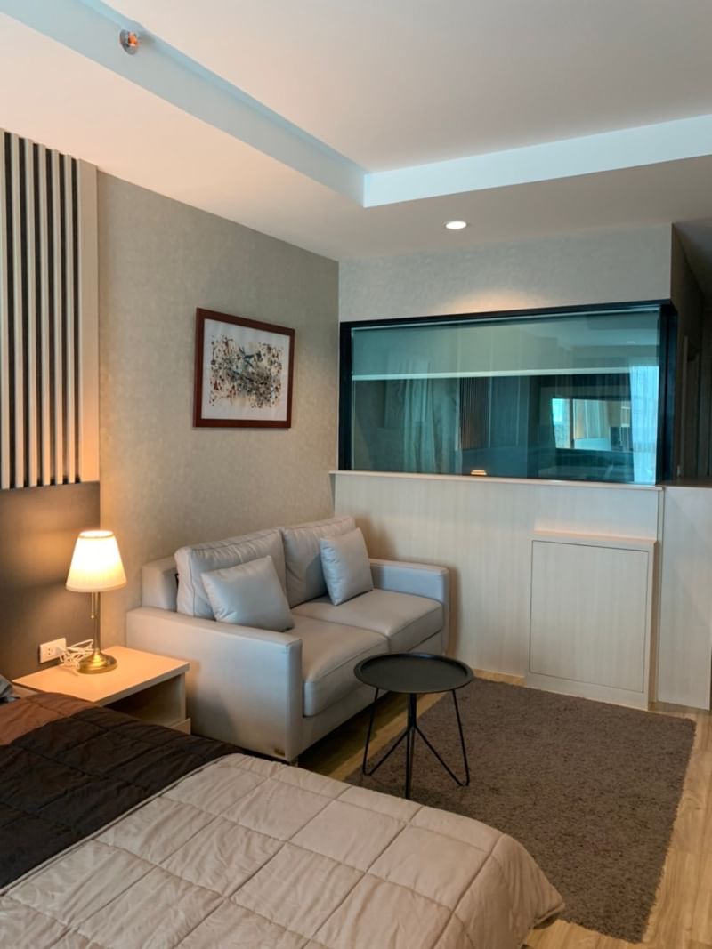Sriracha condo for rent, studio room, central location