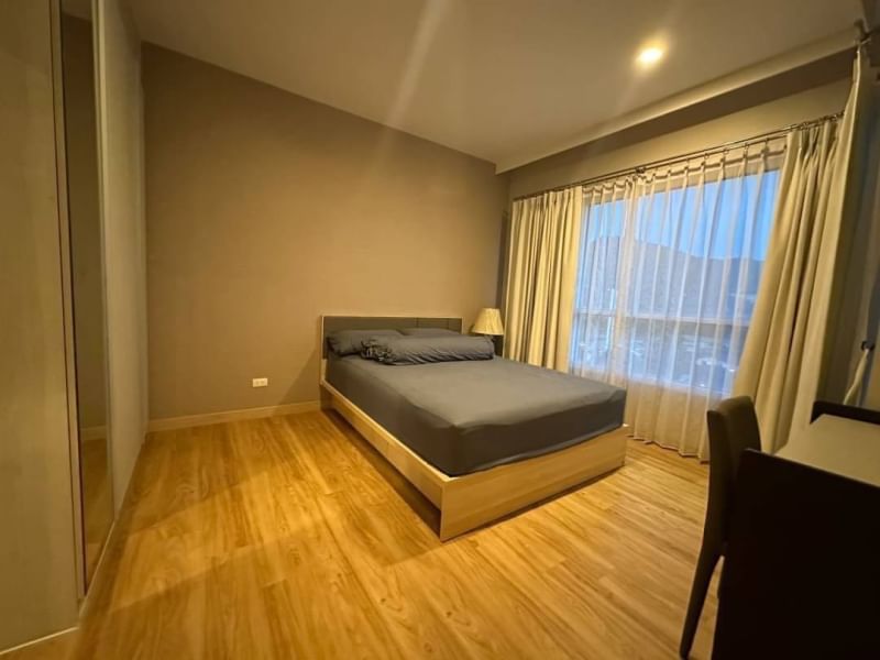 Next to Sukhumvit Road, easy to travel, rent a condominium The Zea Sriracha