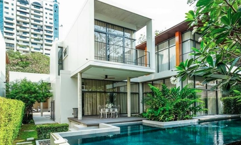 Loft Design House in Phrompong