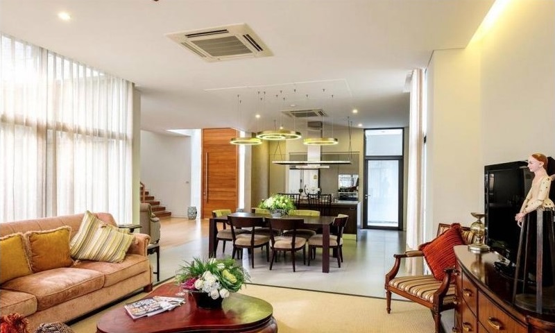 Loft Design House in Phrompong