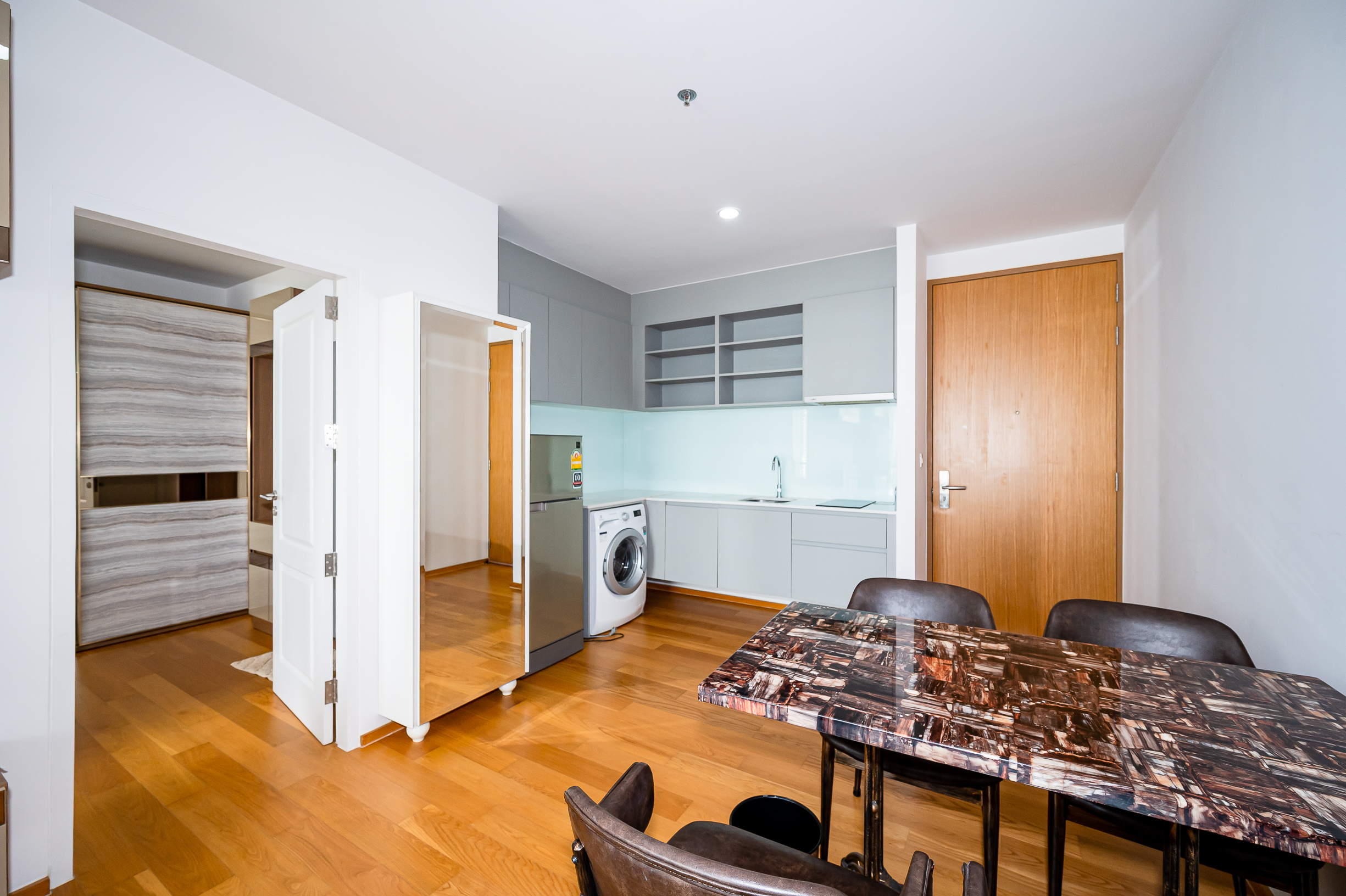 Condo For Rent 1 bedroom at Noble Revo SIlom Near BTS Surasak Ref: A17240705