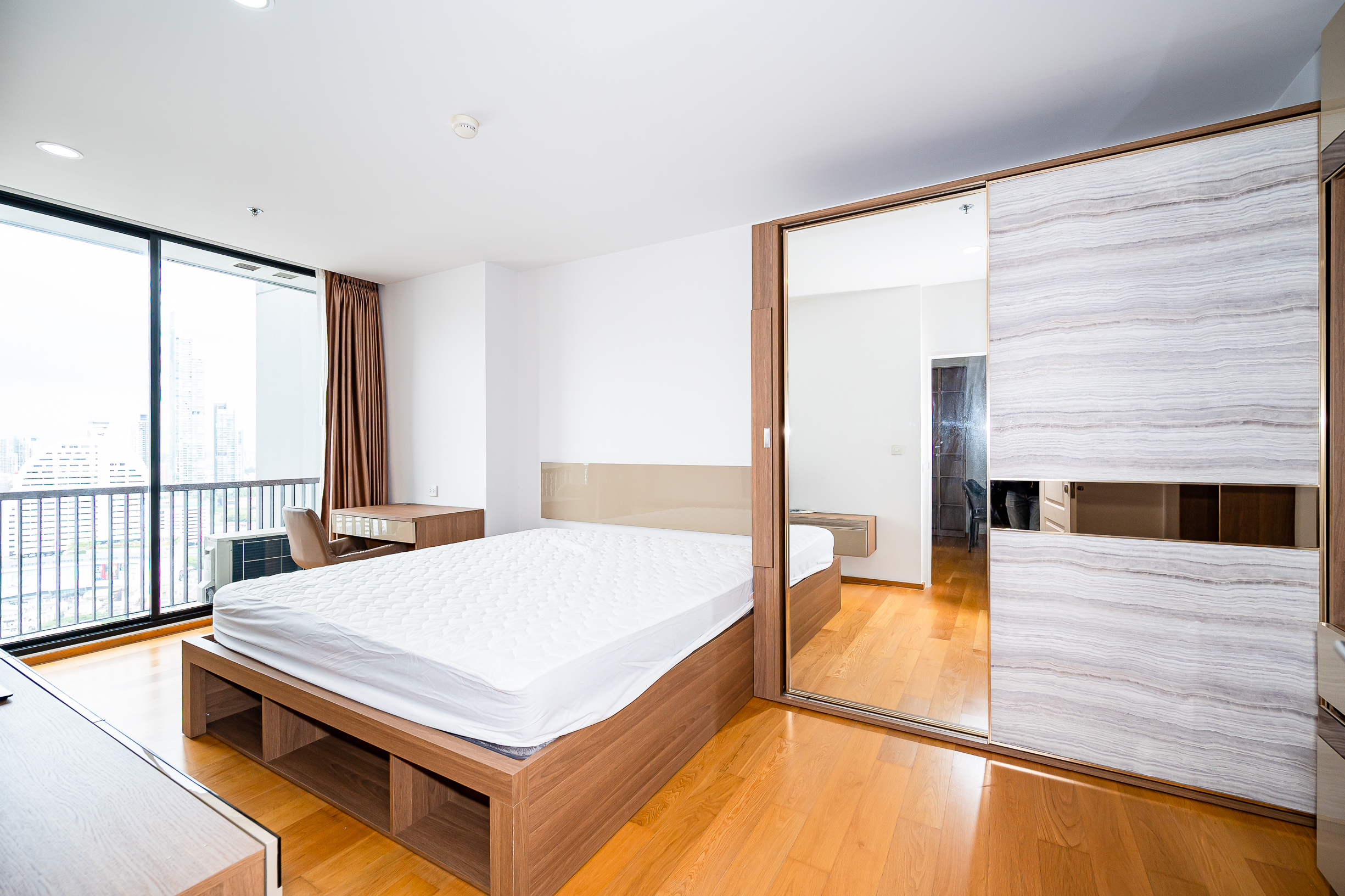Condo For Rent 1 bedroom at Noble Revo SIlom Near BTS Surasak Ref: A17240705
