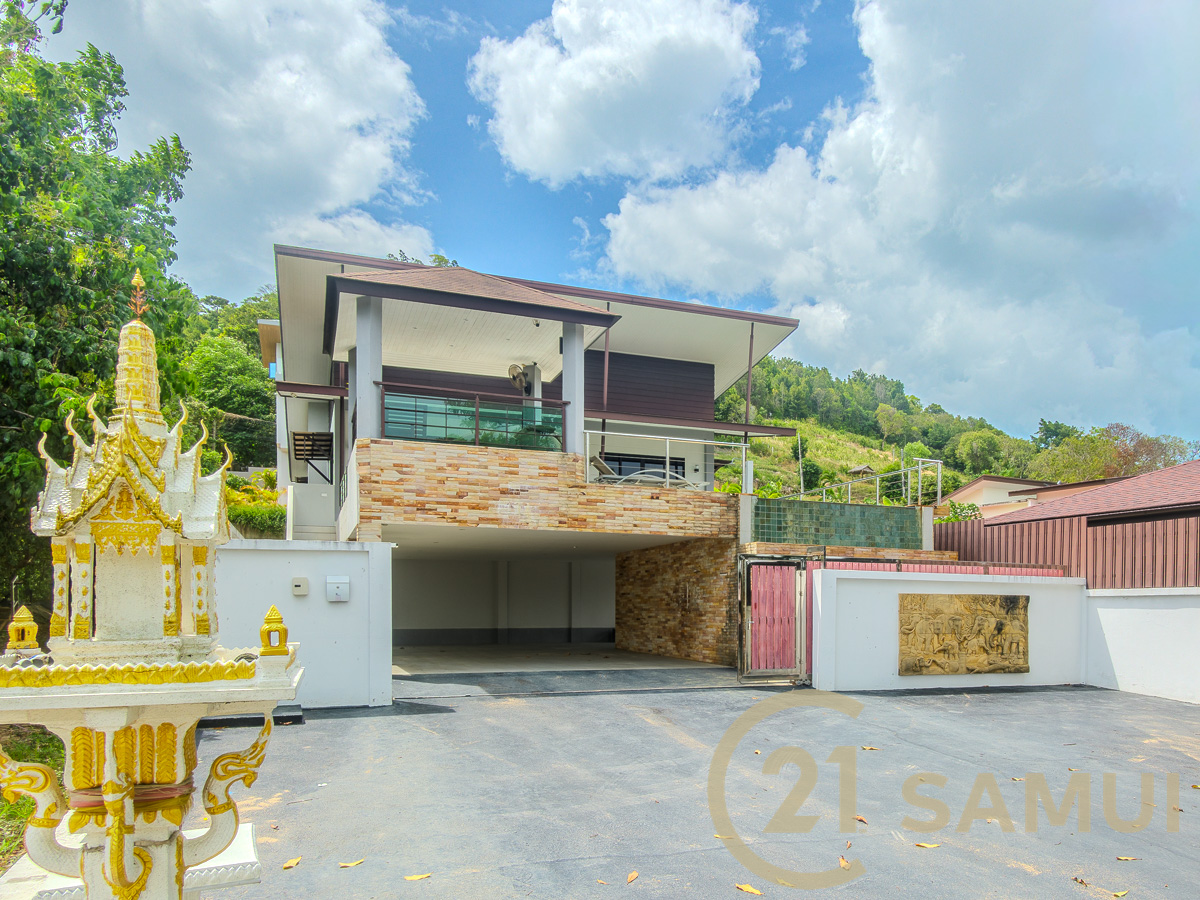 3-Bedroom House with Swimming Pool for Sale in Bangrak
