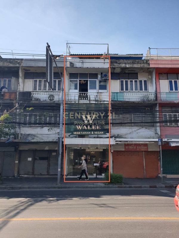 Hot Sale! 3.5-Story Commercial Building on Main Sukhumvit 63 (Ekkamai) – Sold with Tenant, Instant Return! No.62-CB-67016