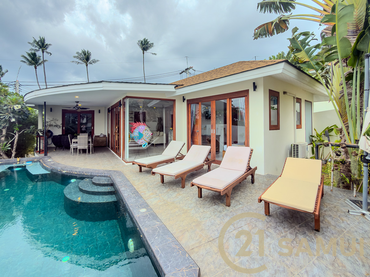 3-Bedroom villa with Swimming Pool for Sale in Hua Thanon