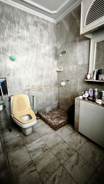 Focus on Unique Architecture & Investment: Unique Greek-Roman Style 4.5-Story Home Office for Sale | Vibhavadi 2 (250 Sq.m.) No.50-TH-69016