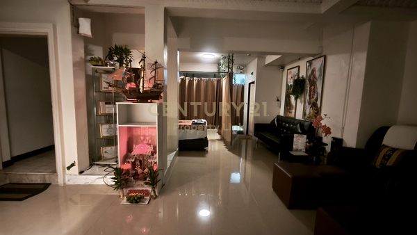 Focus on Unique Architecture & Investment: Unique Greek-Roman Style 4.5-Story Home Office for Sale | Vibhavadi 2 (250 Sq.m.) No.50-TH-69016