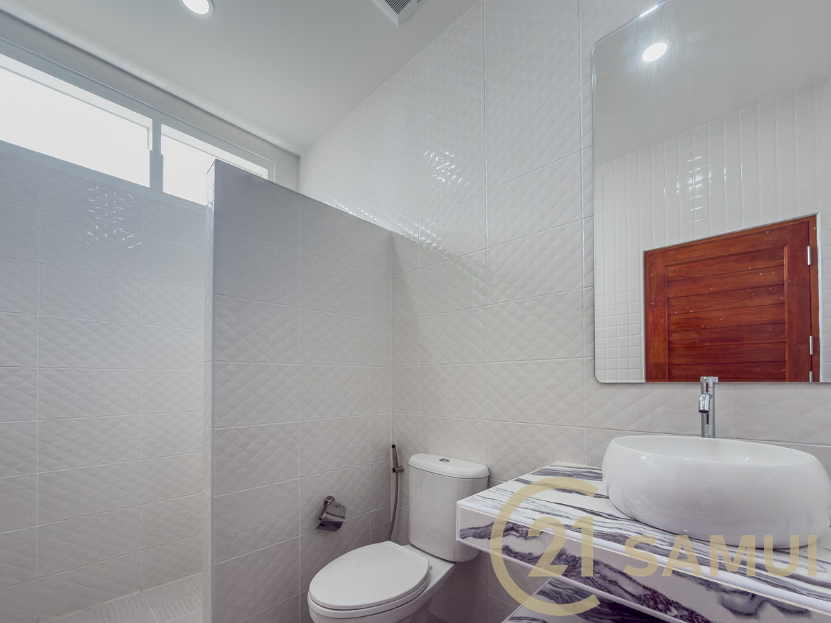 3-Bedroom Pool Villa in Leasehold for Sale in Ban Tai
