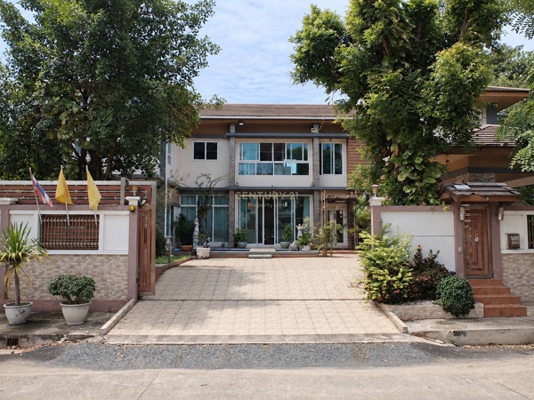 Luxury Detached House with Koi Fish Pond & Garden | Suan Luang R.9 – Ready to Move In No.55-HH-69033