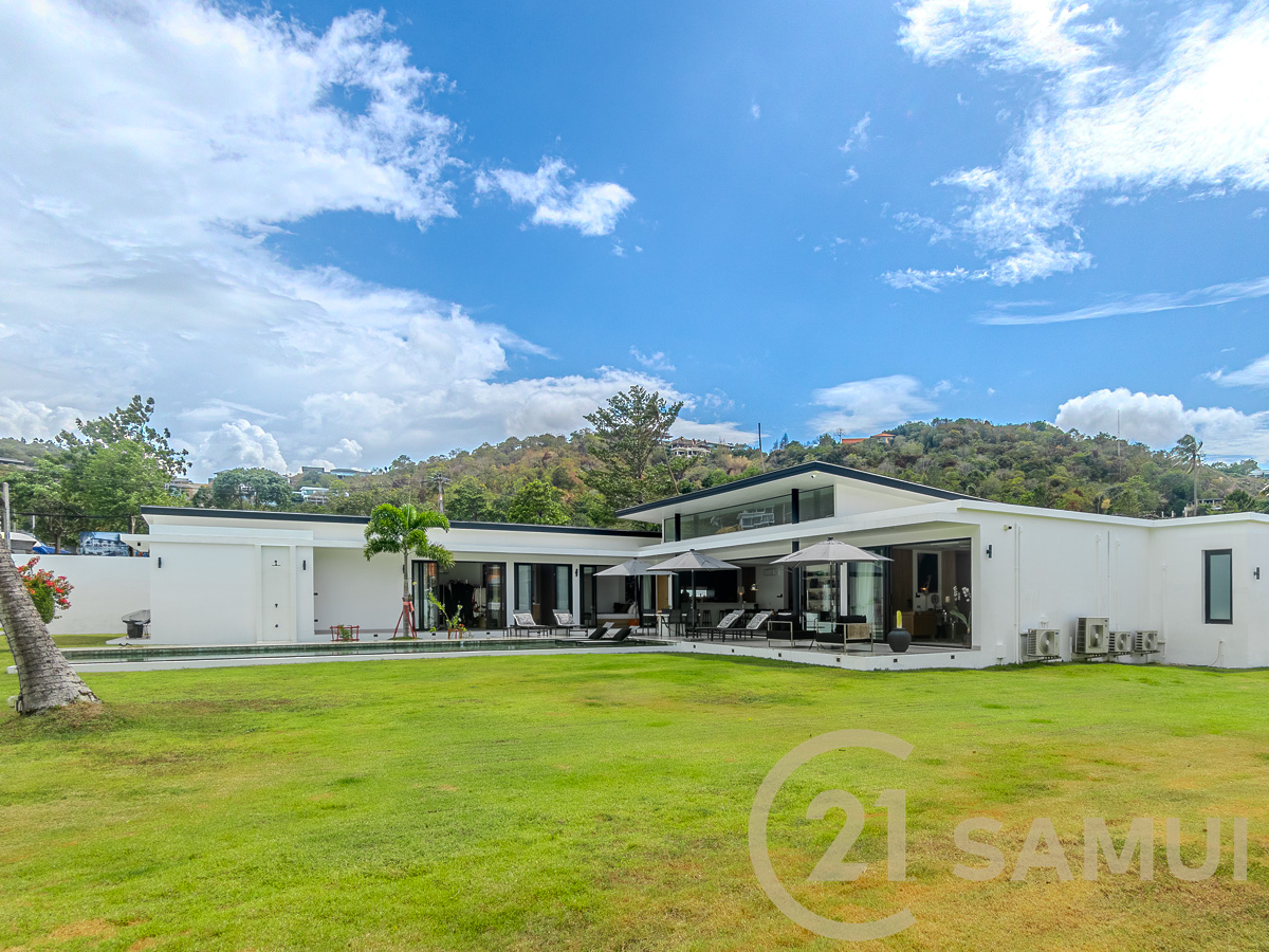 Luxury 4-Bedroom Pool Villa with Guest House and Large Garden for Sale in Plai Laem