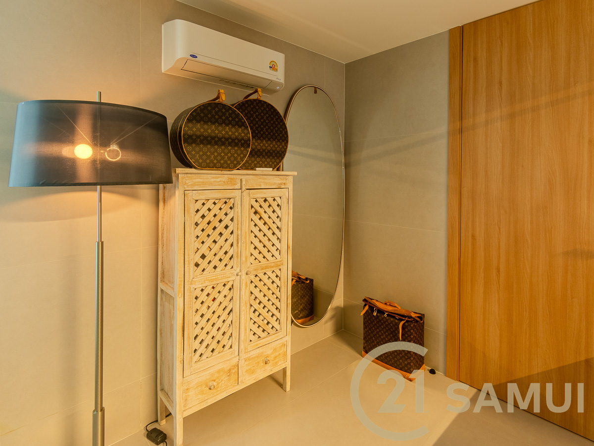 Luxury 4-Bedroom Pool Villa with Guest House and Large Garden for Sale in Plai Laem