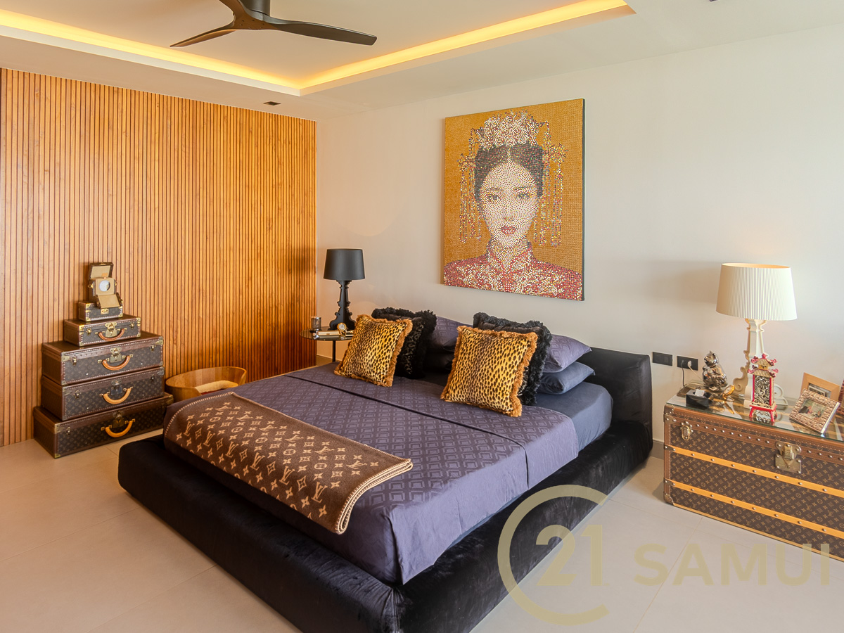 Luxury 4-Bedroom Pool Villa with Guest House and Large Garden for Sale in Plai Laem