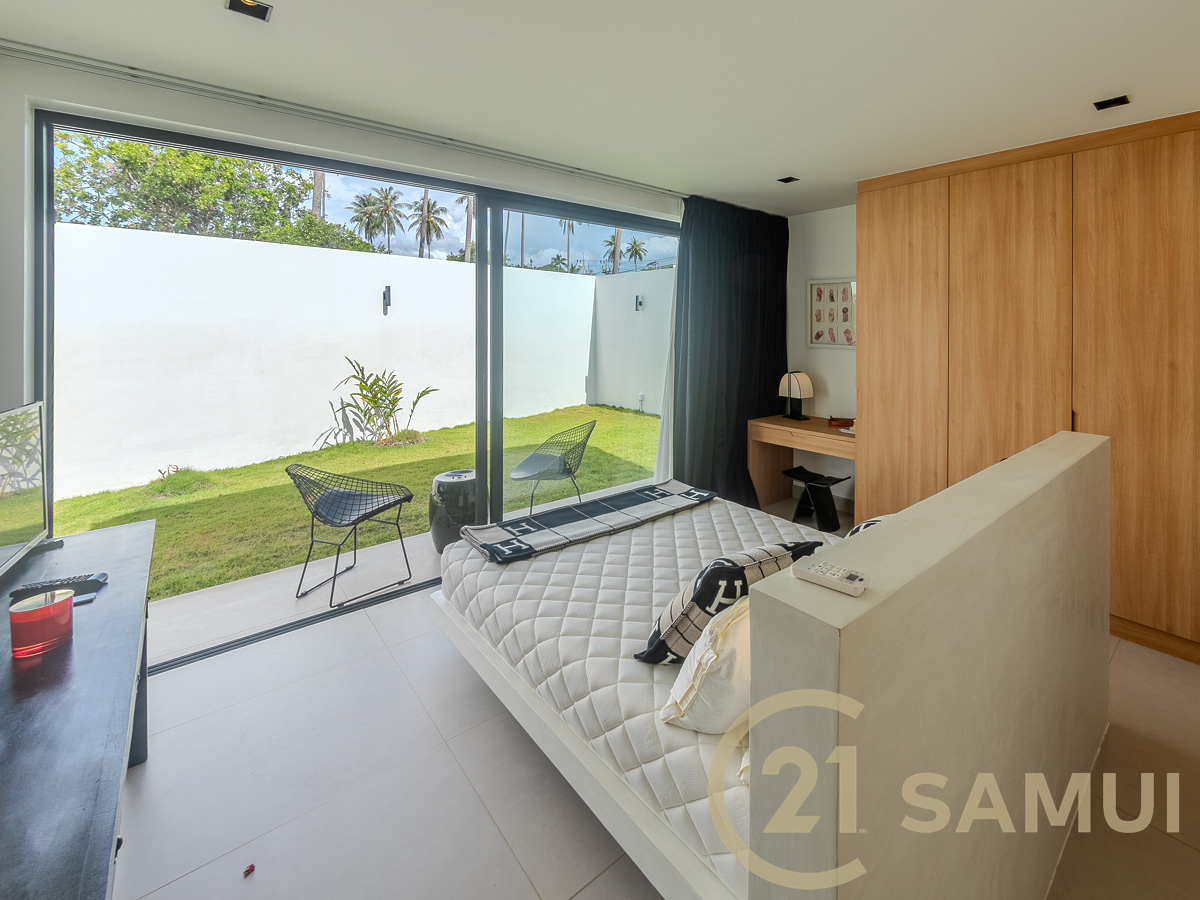 Luxury 4-Bedroom Pool Villa with Guest House and Large Garden for Sale in Plai Laem
