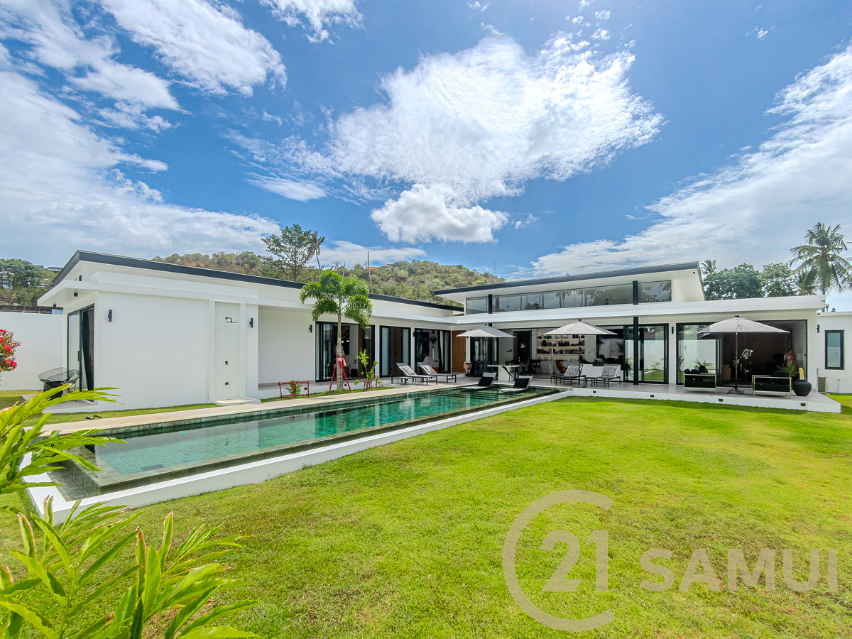 Luxury 4-Bedroom Pool Villa with Guest House and Large Garden for Sale in Plai Laem