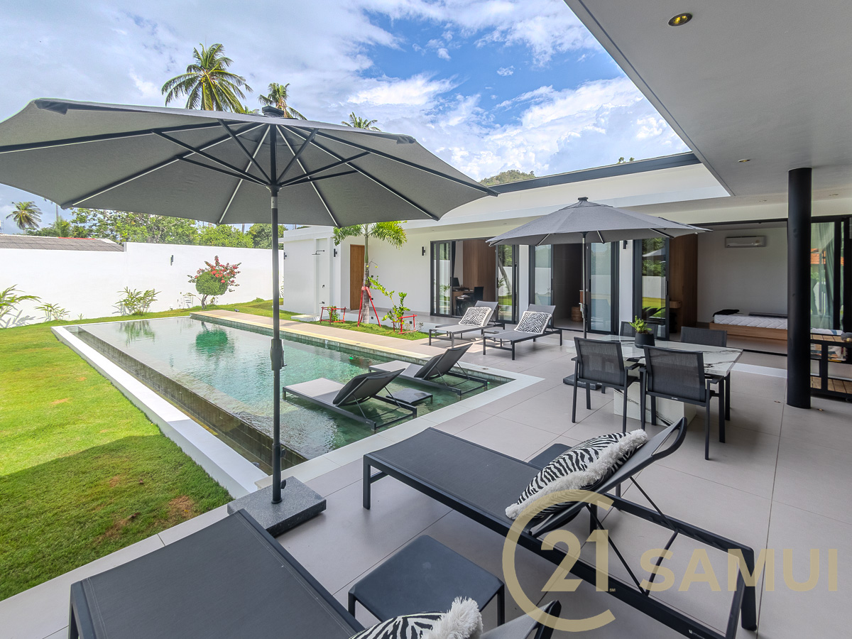 Luxury 4-Bedroom Pool Villa with Guest House and Large Garden for Sale in Plai Laem
