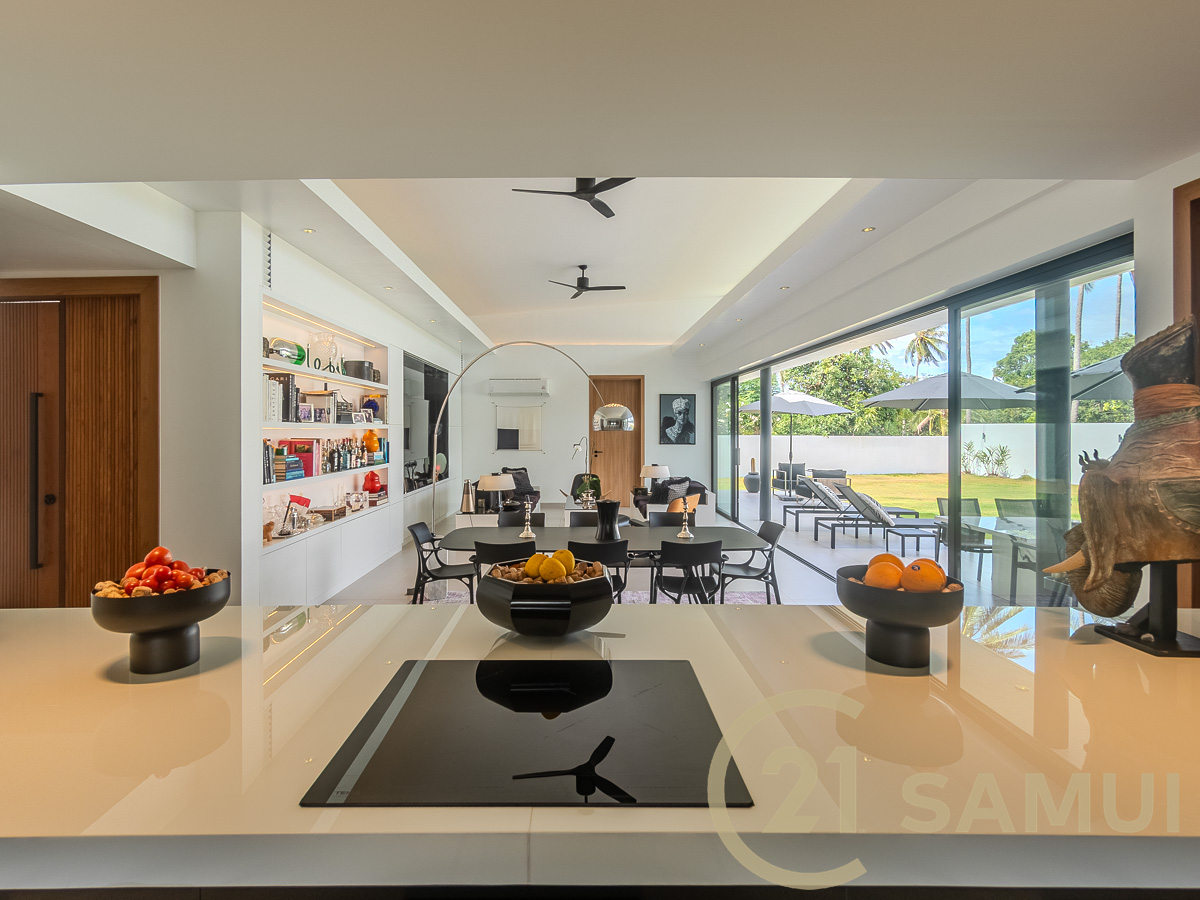 Luxury 4-Bedroom Pool Villa with Guest House and Large Garden for Sale in Plai Laem