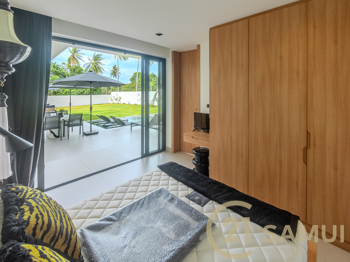 Luxury 4-Bedroom Pool Villa with Guest House and Large Garden for Sale in Plai Laem